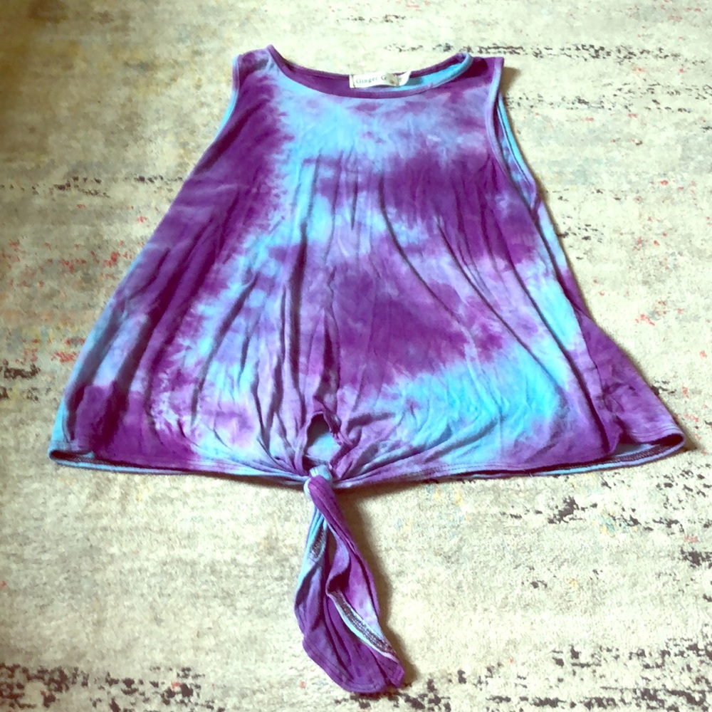 this very cute tiedye tank is up for grabs!